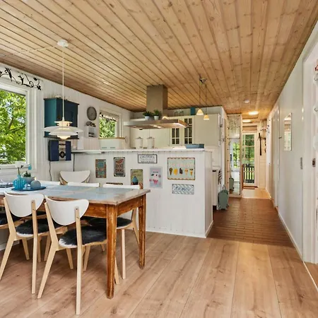 Дом отдыха Dog-friendly Oasis With Peace And Nature Hadsund